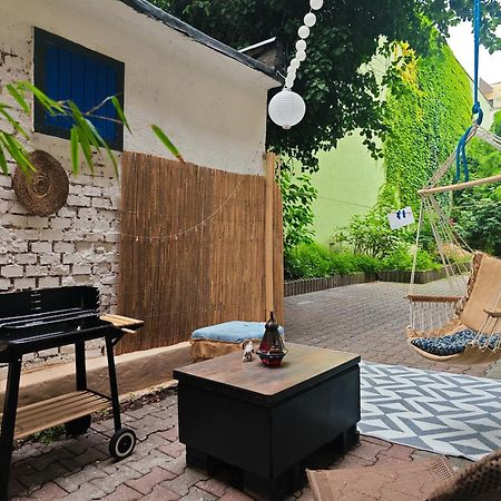 Vintage Room With Garden View Bratislava Exteriér fotografie