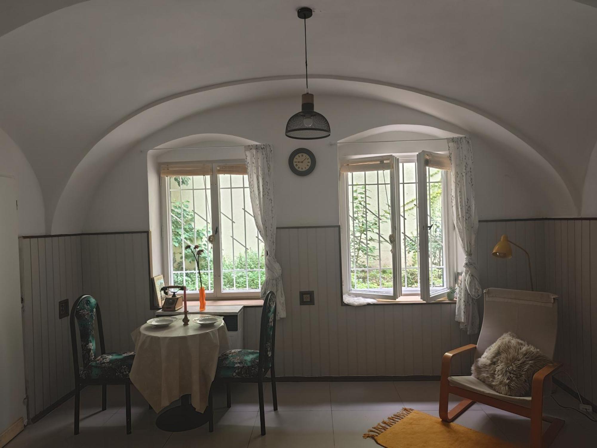 Vintage Room With Garden View Bratislava Exteriér fotografie